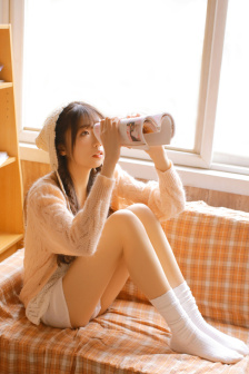 不扣纽扣的女孩完整版