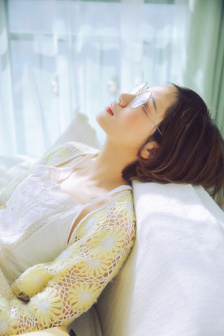 绝色龙妃很嚣张